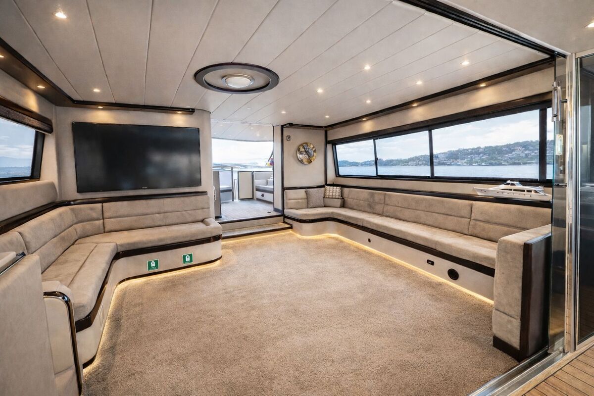 Dolphin 1 İç Mekan